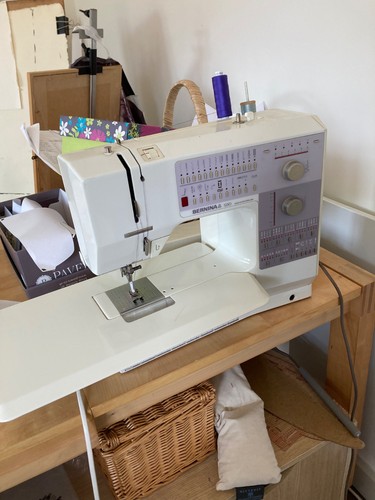 Bernina 1230 sewing machine - sewing,